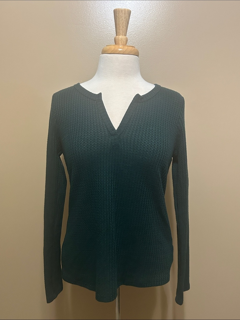 Pulse Women's Deep Green V-Neck Waffle Knit Sweater